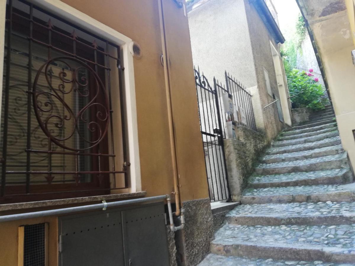Blue House Varenna Exterior photo